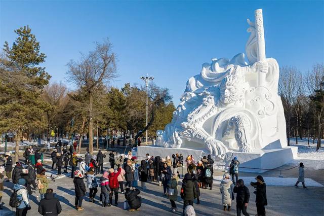 第37届太阳岛雪博会开园 冰雪盛宴再启幕