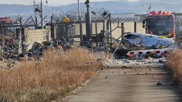 韩国客机爆炸已致179人遇难 初步推测撞上鸟群所致